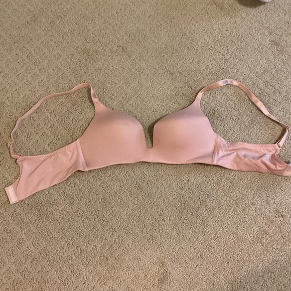 NWOT light Pink small 3 clasp bra - Picture 1 of 5